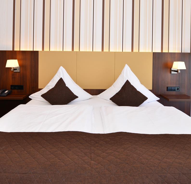 Lobinger-Parkhotel Гинген ан дер Бренц Екстериор снимка